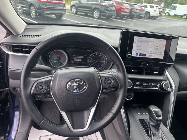 Used 2024 Toyota Venza LE AWD/4WD image 2