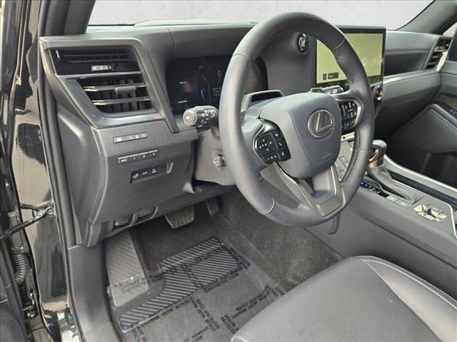 Used 2025 Lexus GX 550 w/ Accessory Package (Z1) image 10