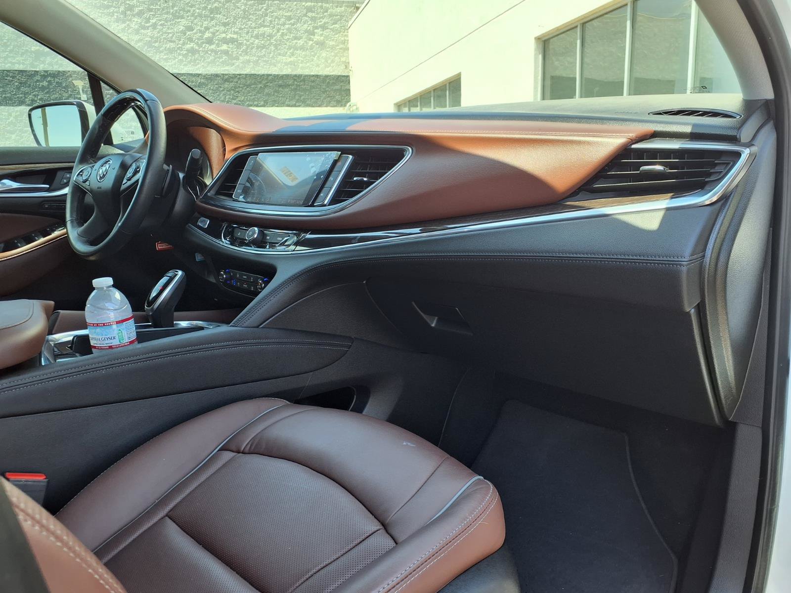Used 2020 Buick Envision Essence FWD image 11