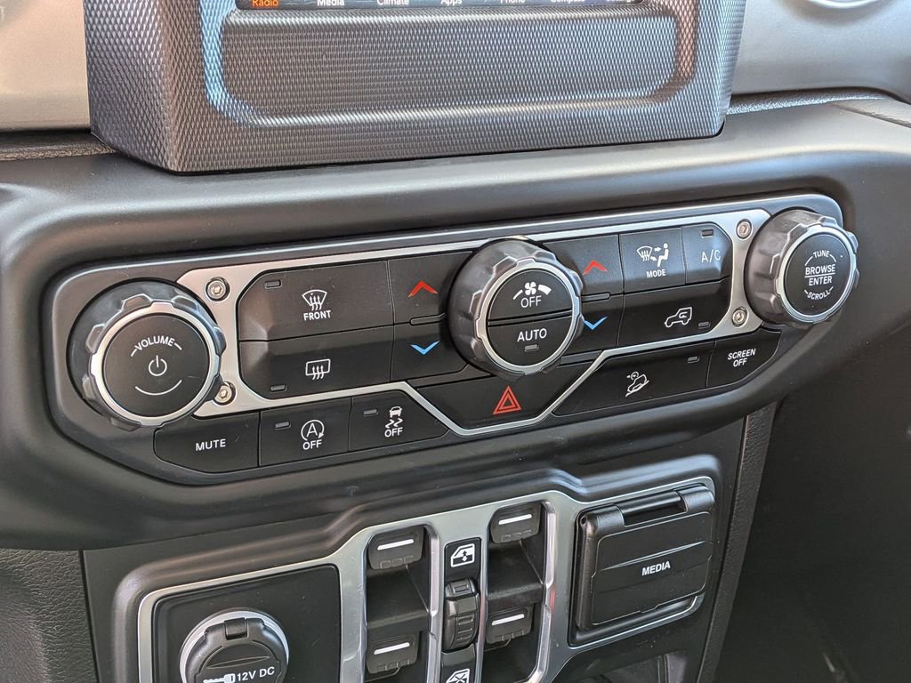 Used 2020 Jeep Wrangler Unlimited Sahara AWD/4WD image 24