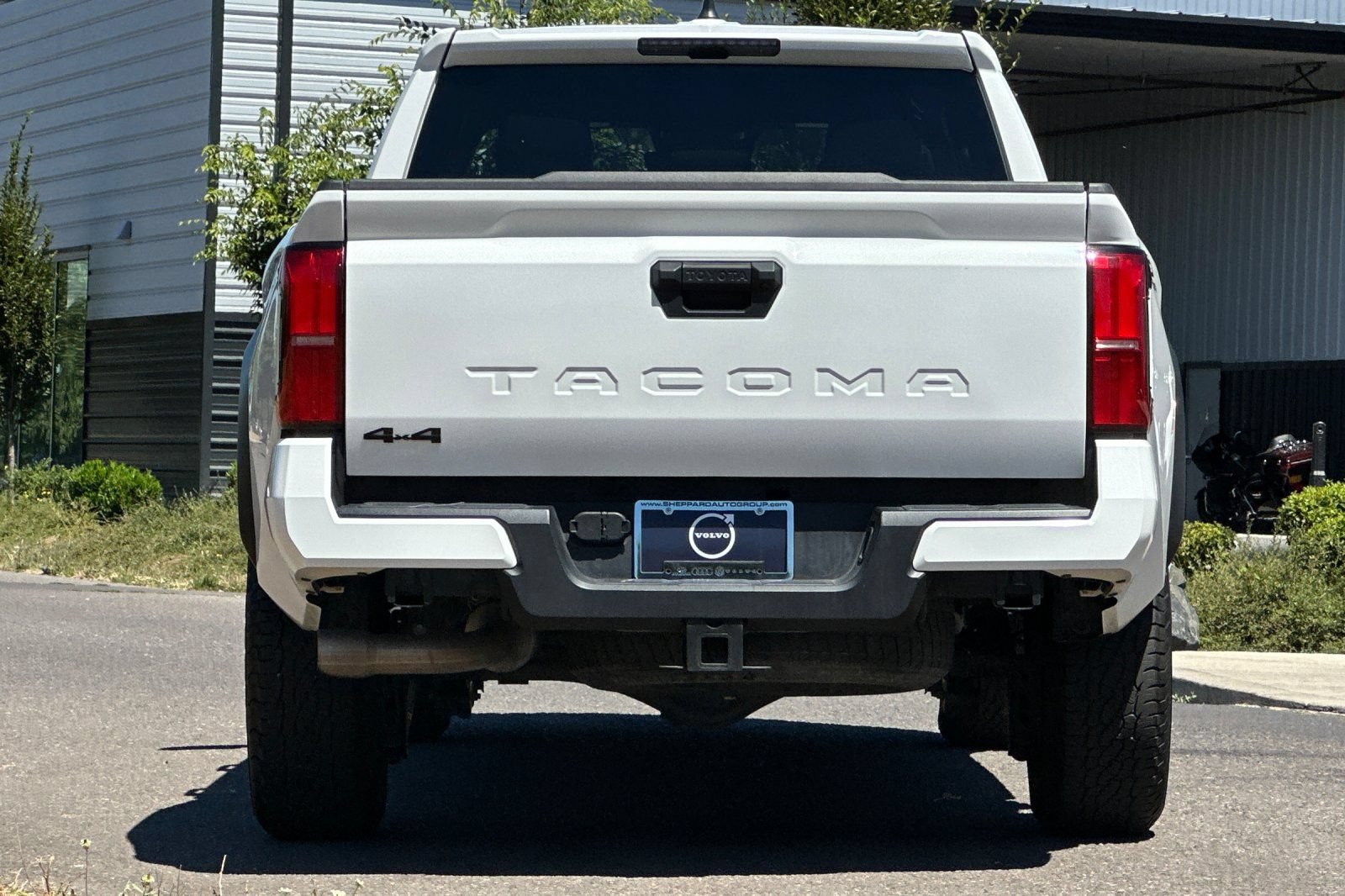 Used 2024 Toyota Tacoma TRD Off-Road AWD/4WD image 4