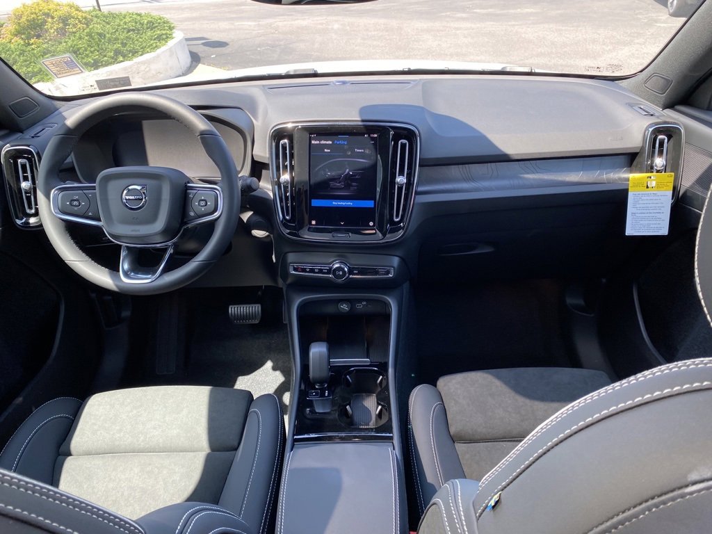 New 2023 Volvo C40 P8 Recharge Plus w/ Climate Package image 34