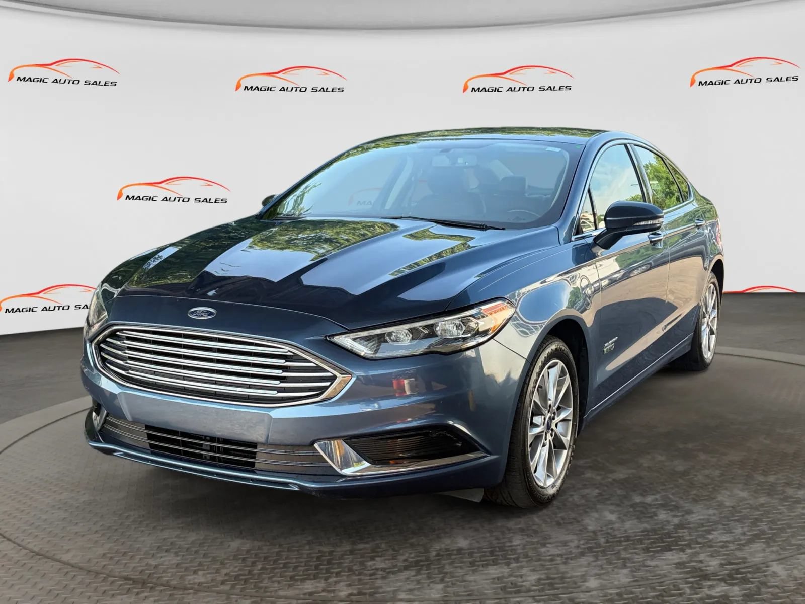 Used 2018 Ford Fusion Energi SE FWD image 1