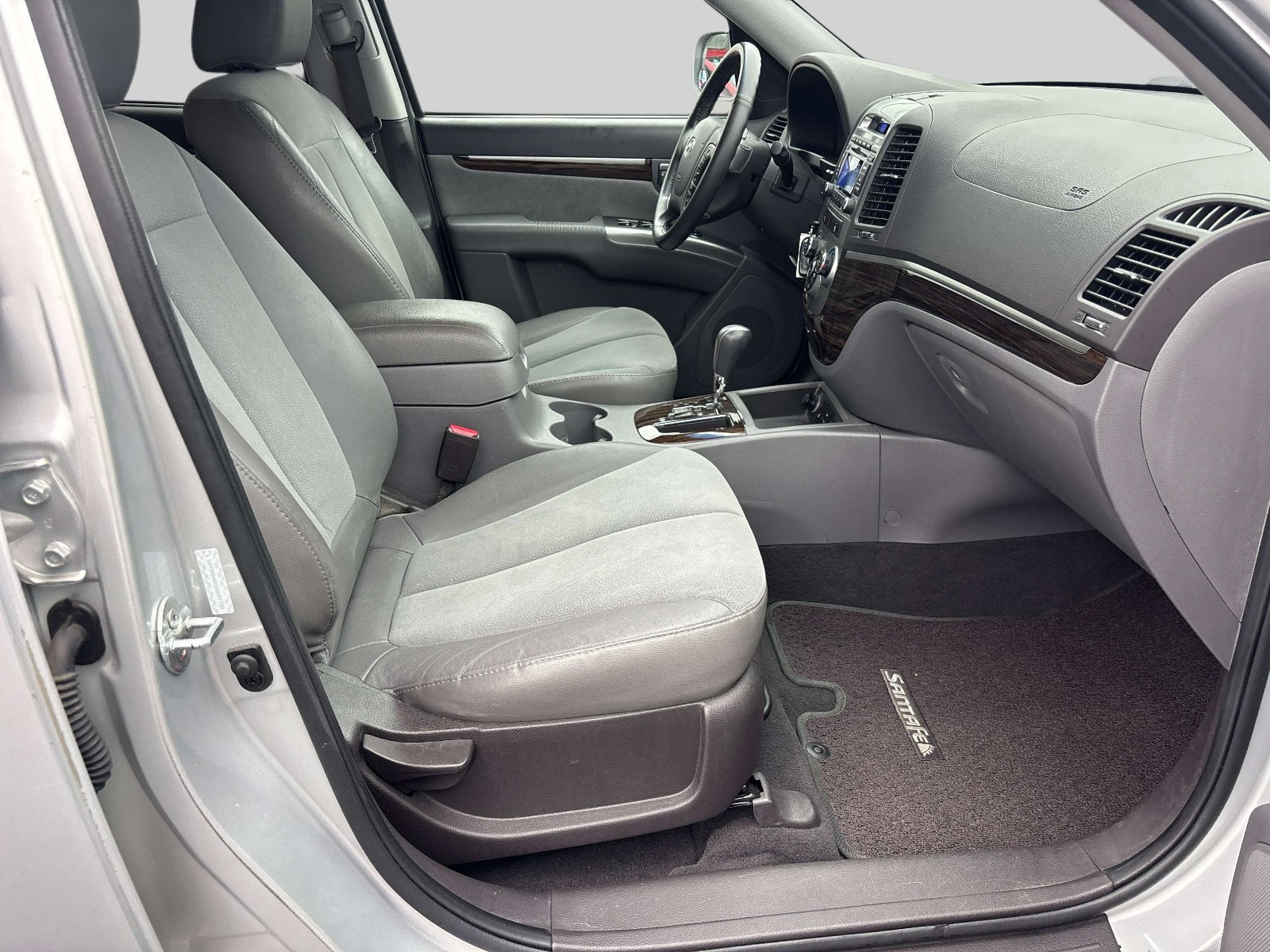 Used 2011 Hyundai Santa Fe SE image 17