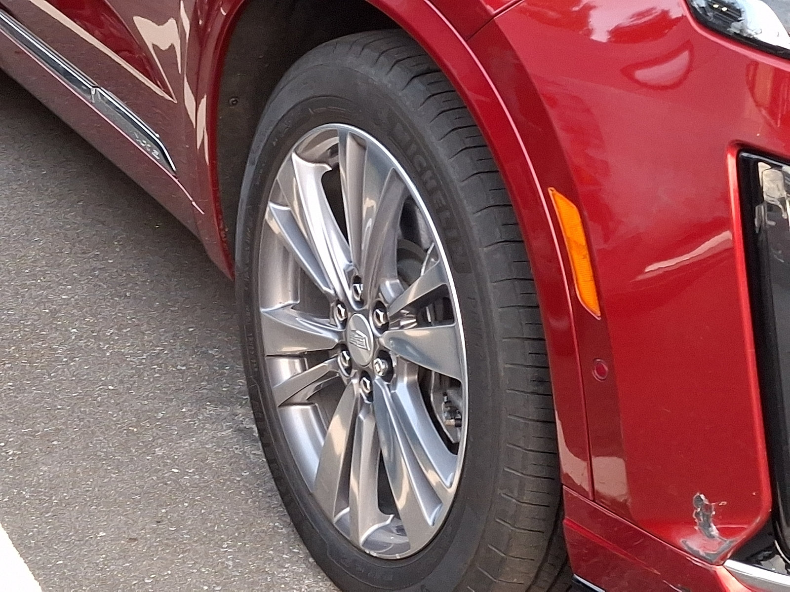 Used 2025 Cadillac XT6 Premium Luxury w/ Technology Package AWD/4WD image 10
