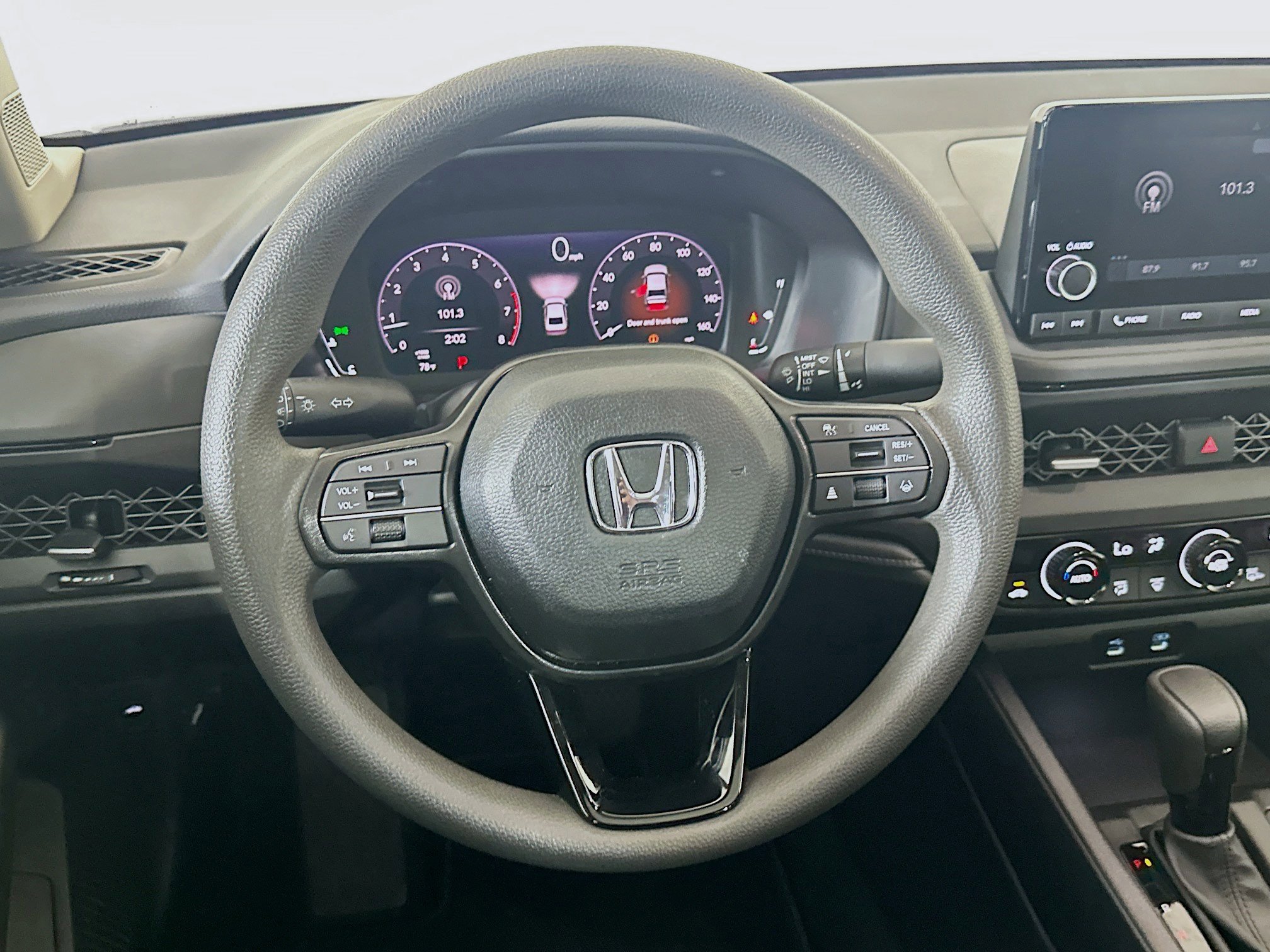 Used 2025 Honda Accord SE image 18