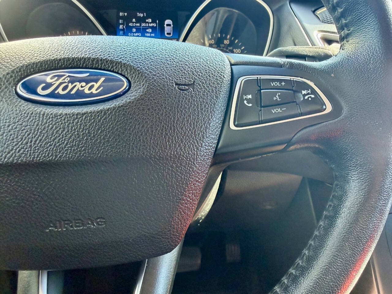 Used 2015 Ford Focus Titanium FWD image 36