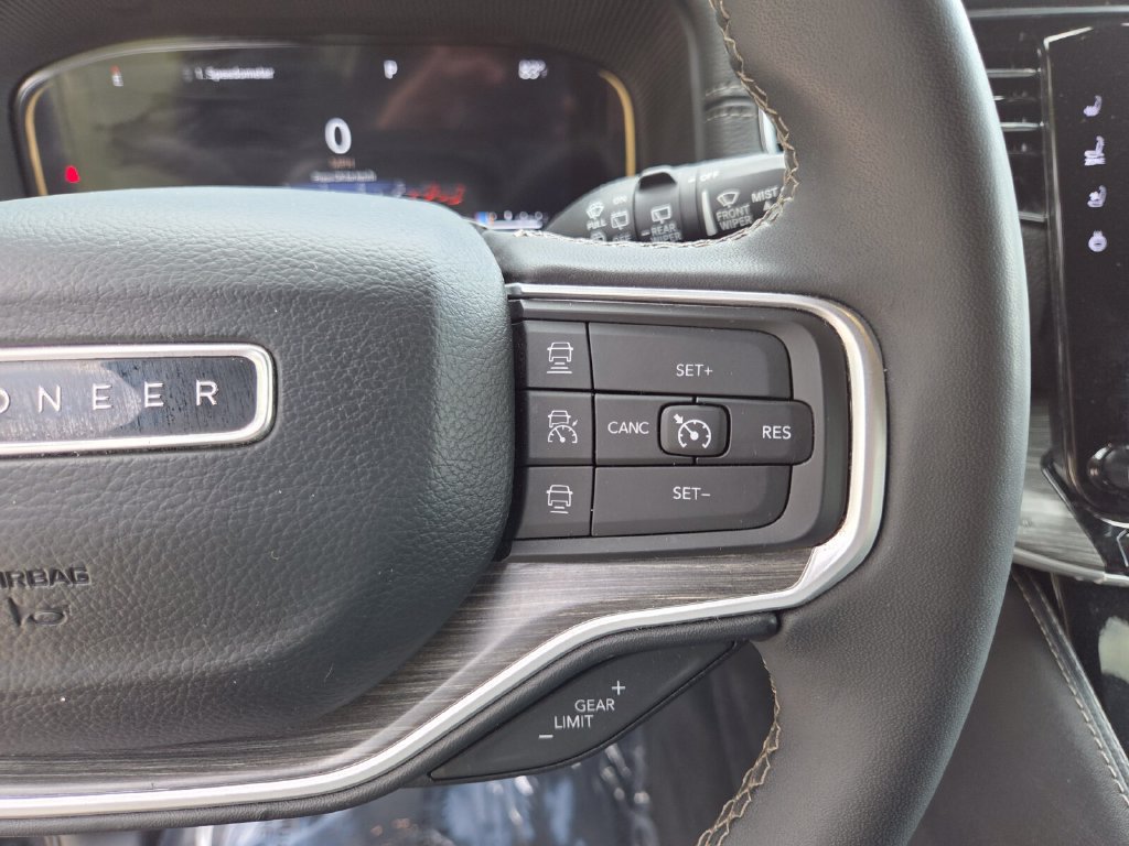 Certified 2024 Jeep Wagoneer Series II AWD/4WD image 37