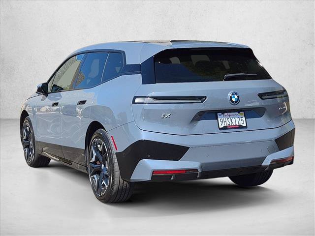 Used 2024 BMW iX xDrive50 w/ Sport Package AWD/4WD image 8