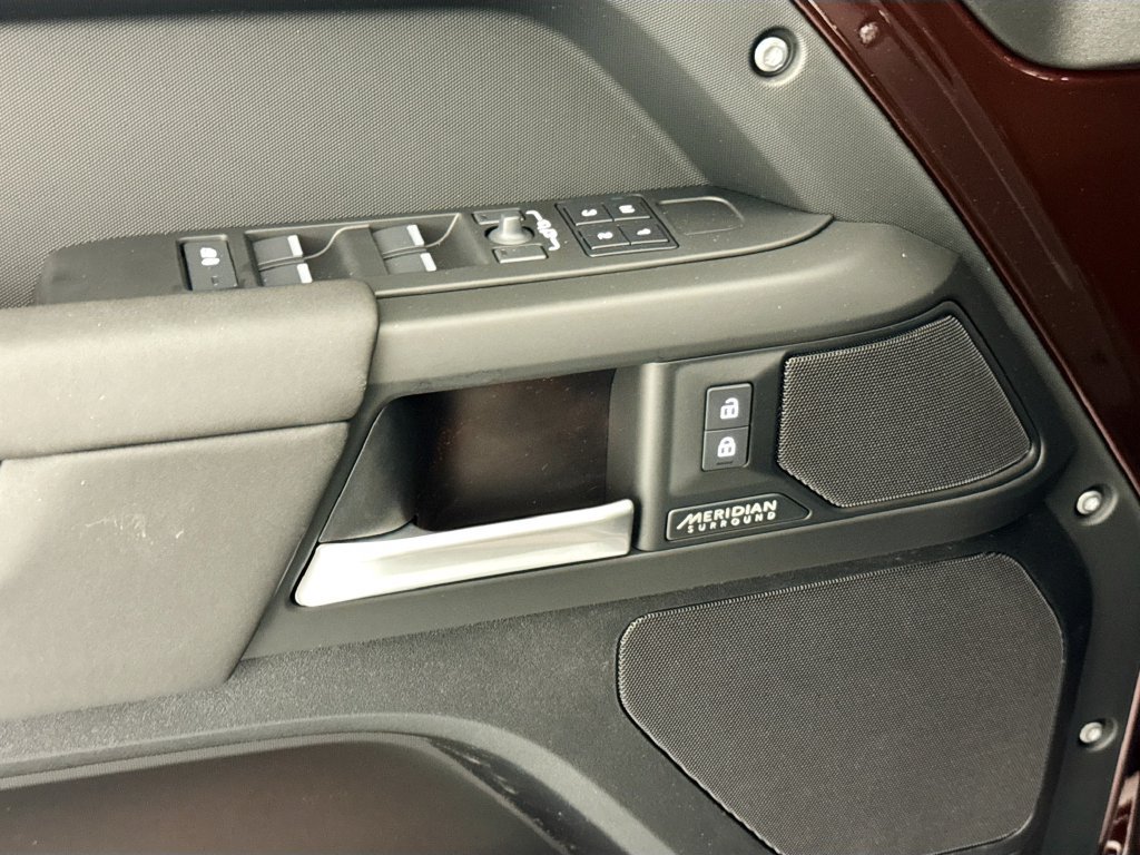 New 2026 Land Rover Defender 130 X-Dynamic SE AWD/4WD image 18