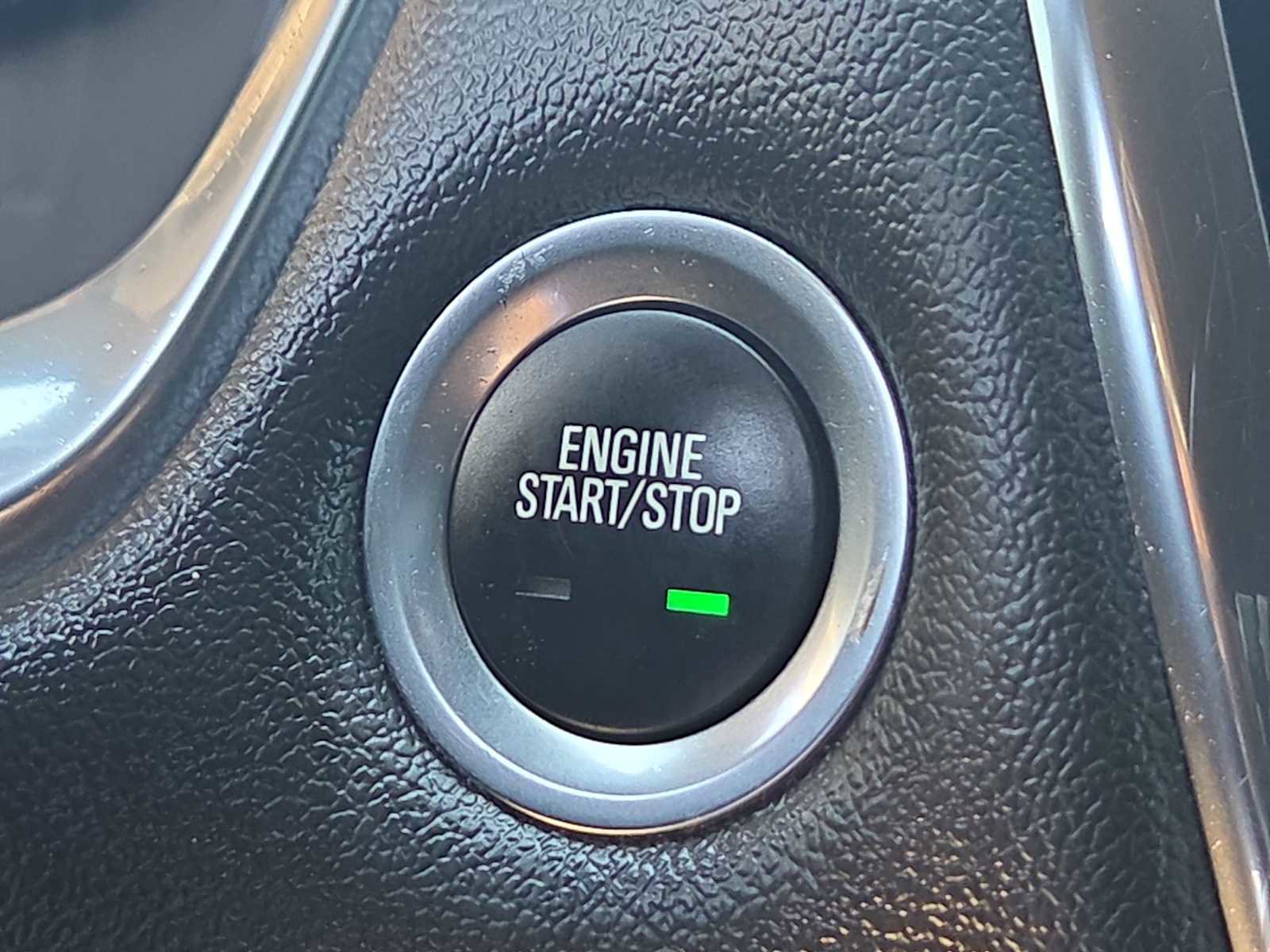 Used 2023 Chevrolet Traverse RS image 23