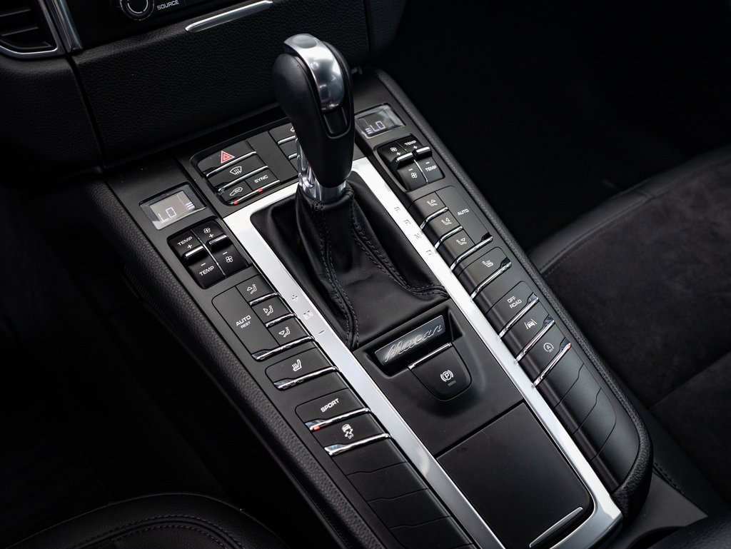Used 2017 Porsche Macan image 34