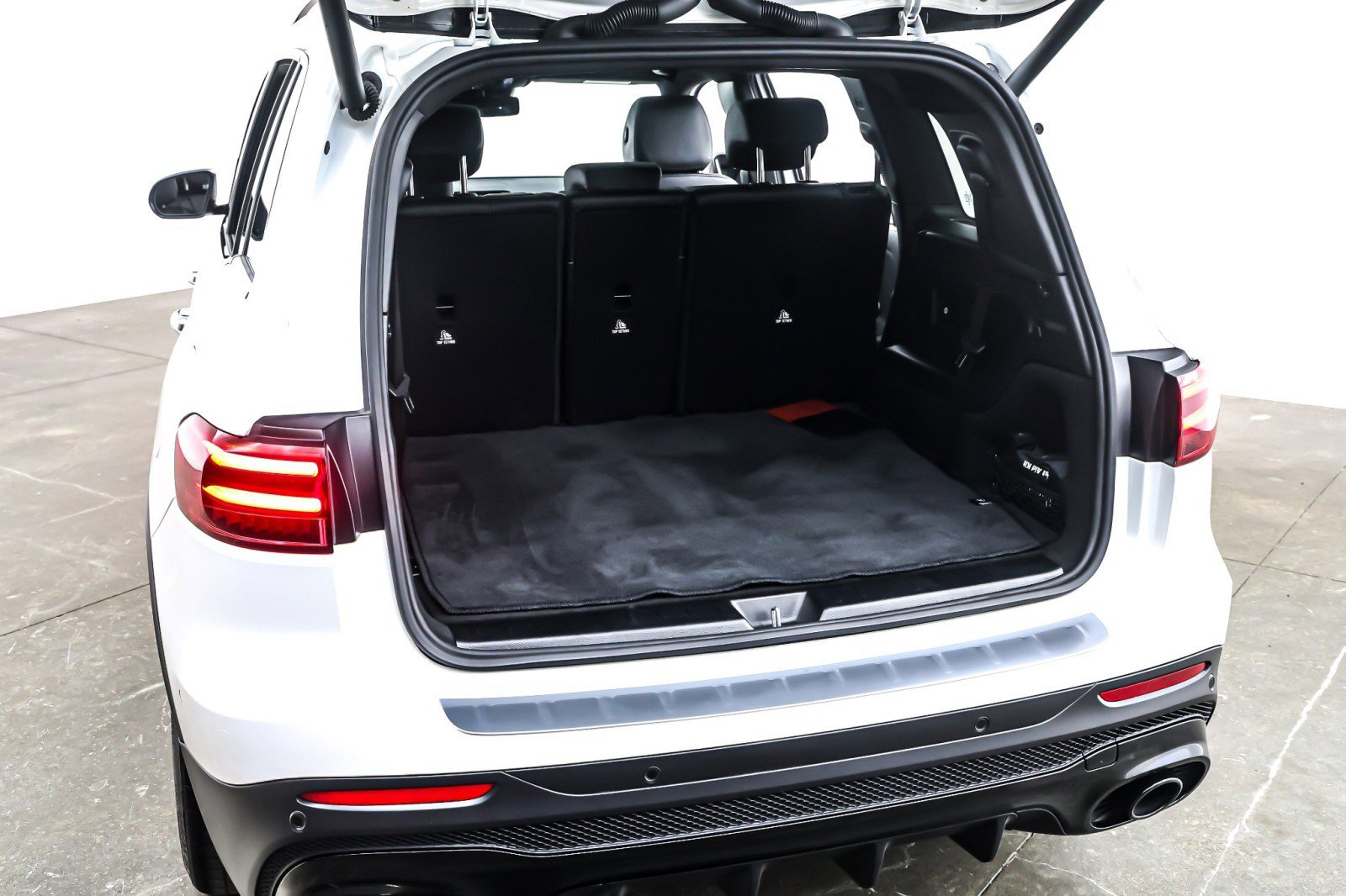 Used 2025 Mercedes-Benz GLB 35 AMG 4MATIC image 24