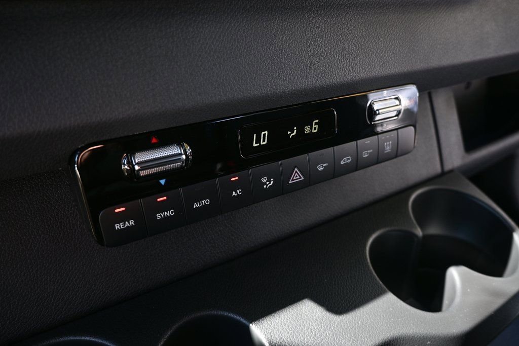 Used 2025 Mercedes-Benz Sprinter 2500 image 15