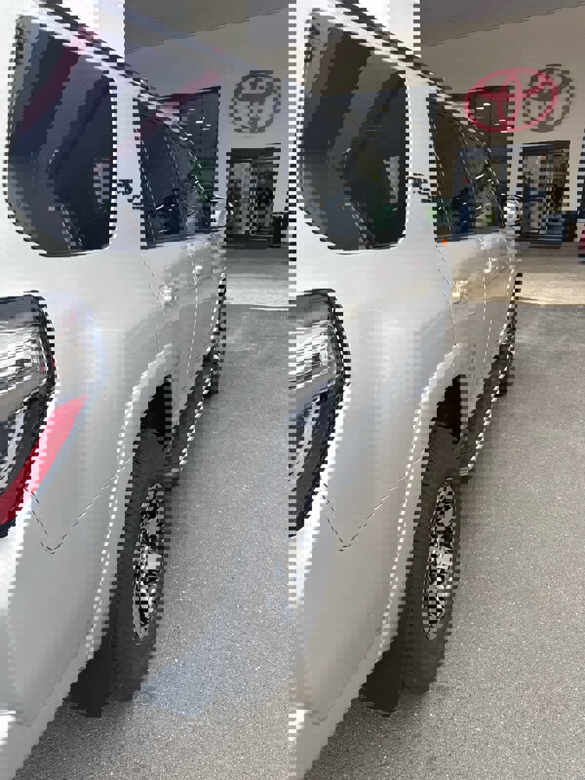 Certified 2024 Toyota 4Runner TRD Off-Road Premium w/ Moonroof Package AWD/4WD image 6