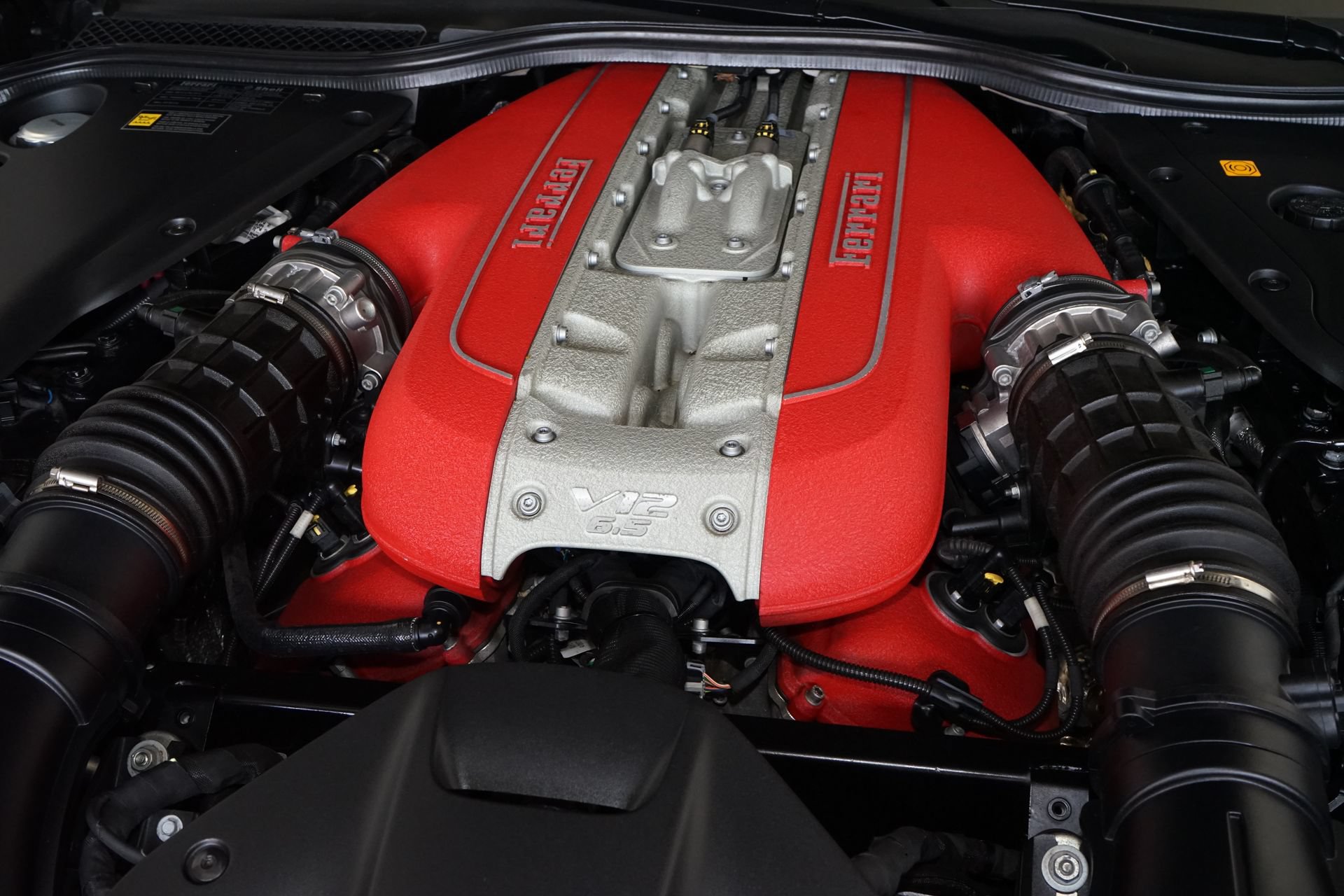 Used 2019 Ferrari 812 Superfast RWD image 28