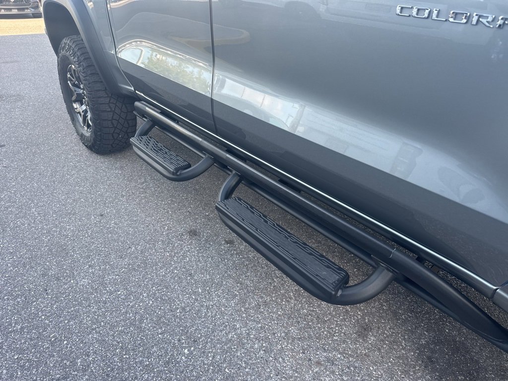 Used 2024 Chevrolet Colorado ZR2 w/ ZR2 Convenience Package III image 9