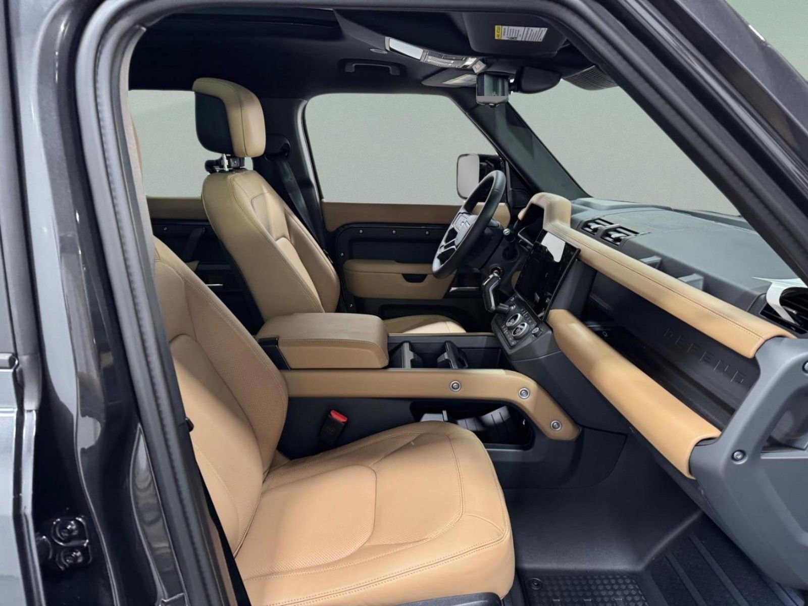 New 2026 Land Rover Defender 130 X-Dynamic SE image 18