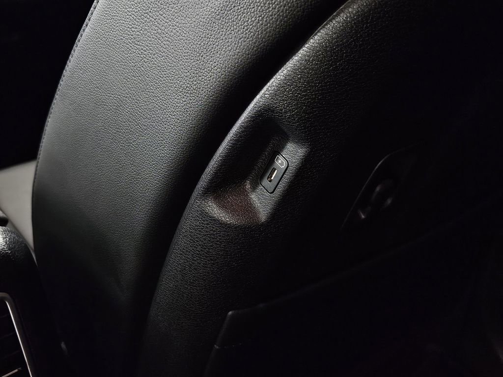 Used 2025 Kia Sportage EX image 24