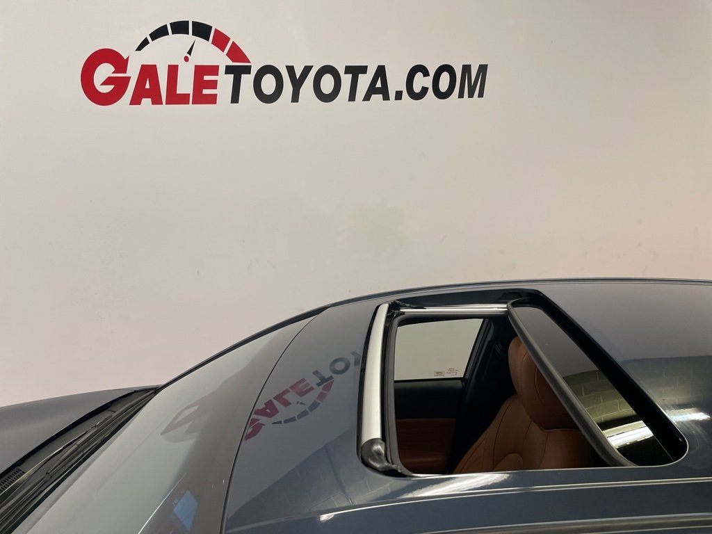 Used 2019 Toyota Avalon Limited image 6