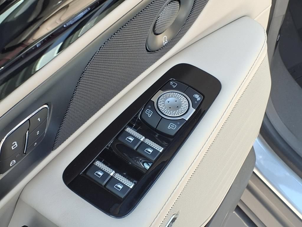 New 2025 Lincoln Nautilus Reserve w/ Jet Appearance Package AWD/4WD image 15