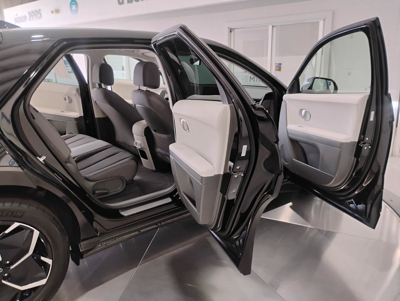 Used 2024 Hyundai Ioniq 5 SEL RWD image 48