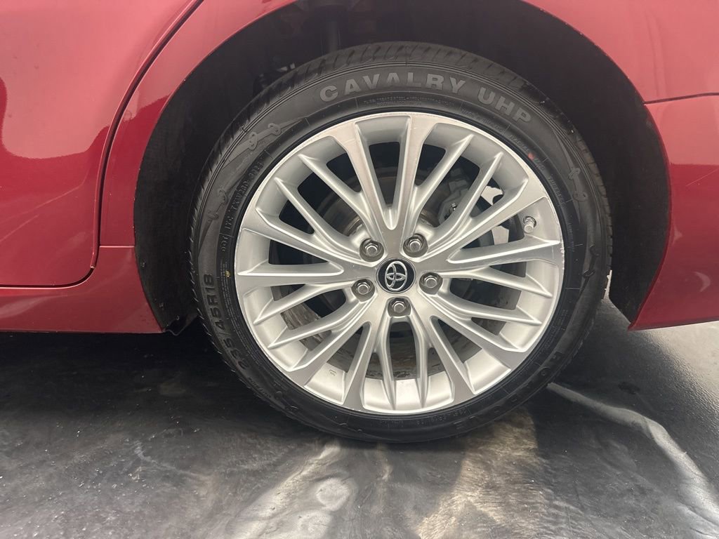 Used 2018 Toyota Camry XLE image 30