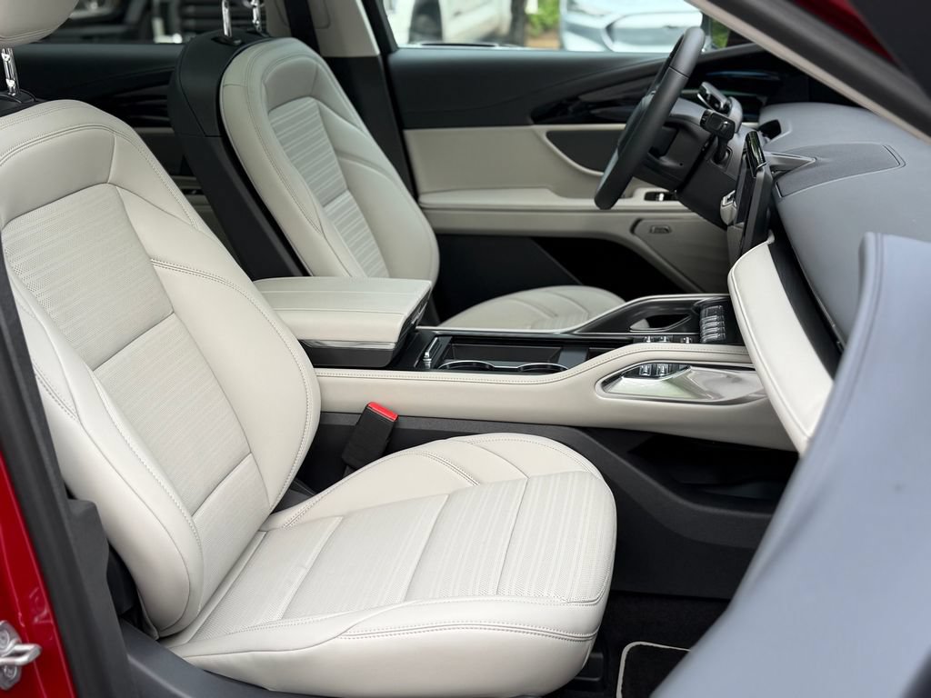New 2026 Lincoln Nautilus Reserve w/ Jet Appearance Package AWD/4WD image 16