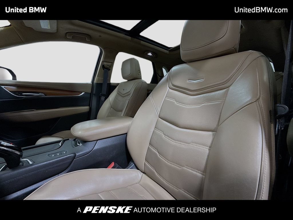 Used 2018 Cadillac XT5 Platinum w/ Driver Assist Package AWD/4WD image 5