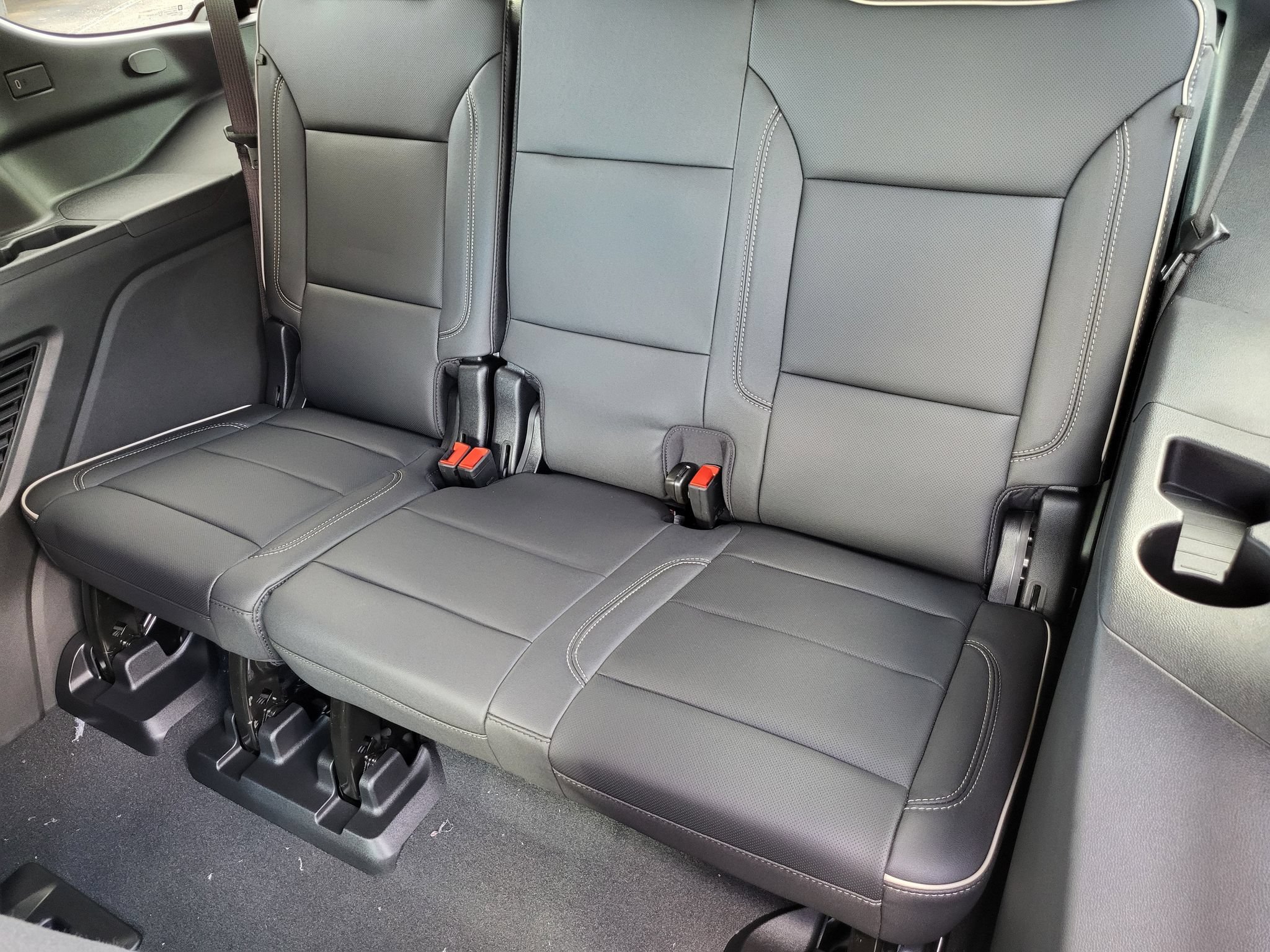 New 2026 GMC Yukon Elevation w/ Elevation Premium Package AWD/4WD image 12