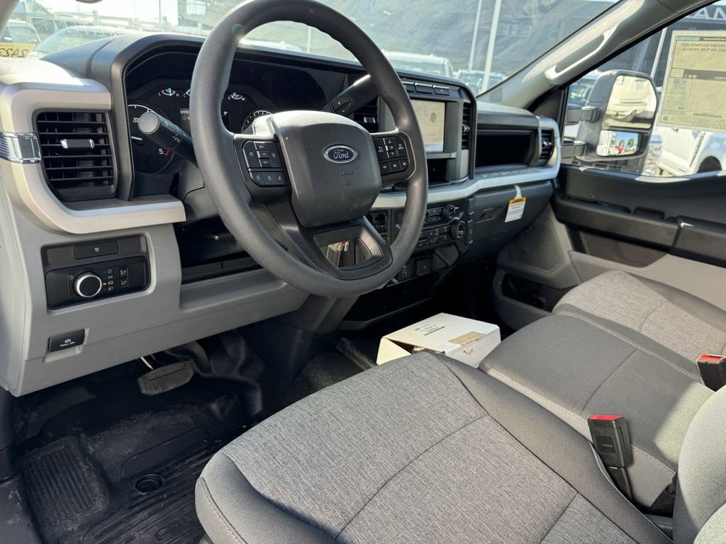 New 2024 Ford F550 4x4 SuperCab Super Duty image 17