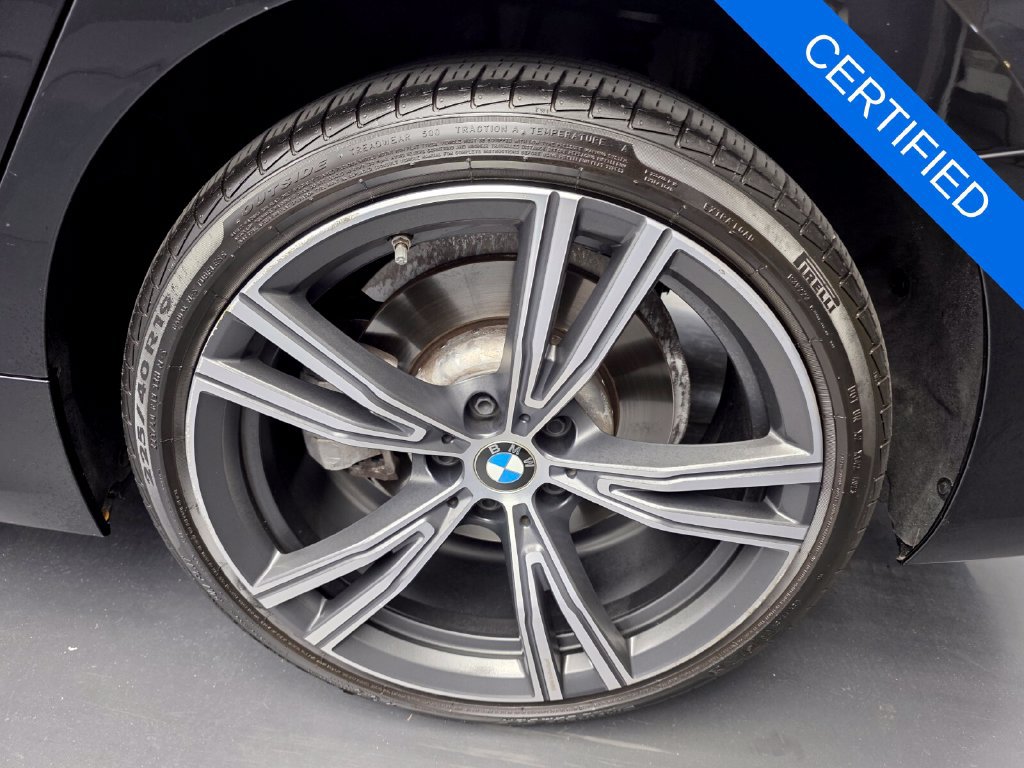 Certified 2024 BMW 330i xDrive Sedan w/ Premium Package AWD/4WD image 17