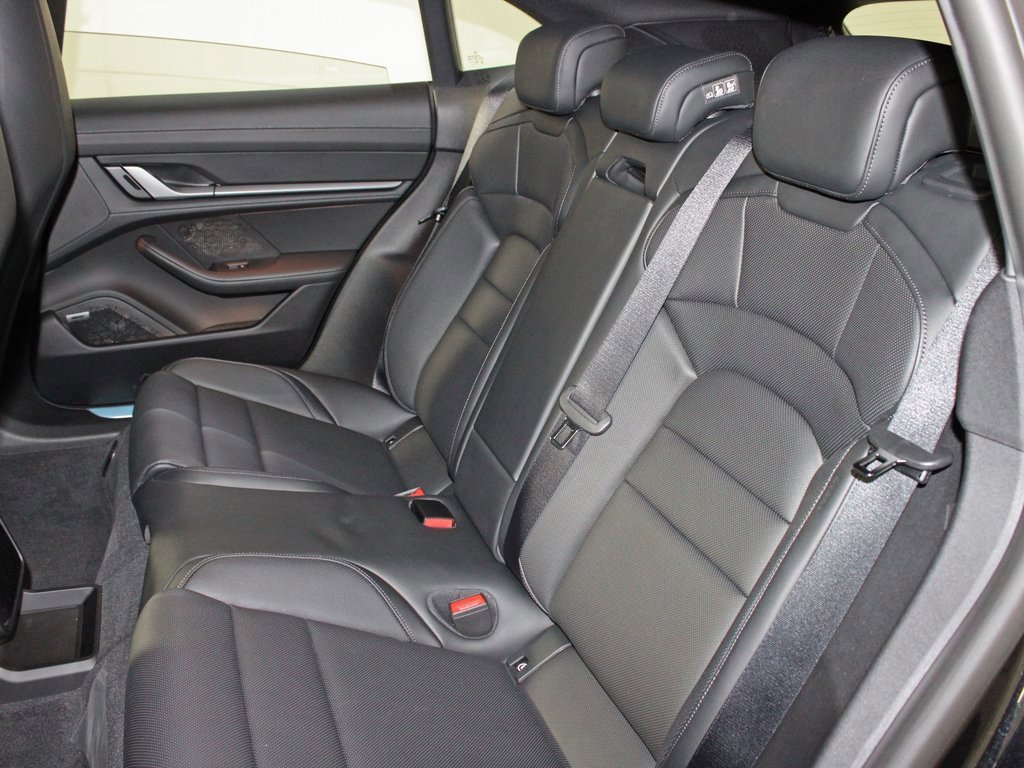 Used 2025 Porsche Taycan 4S image 36