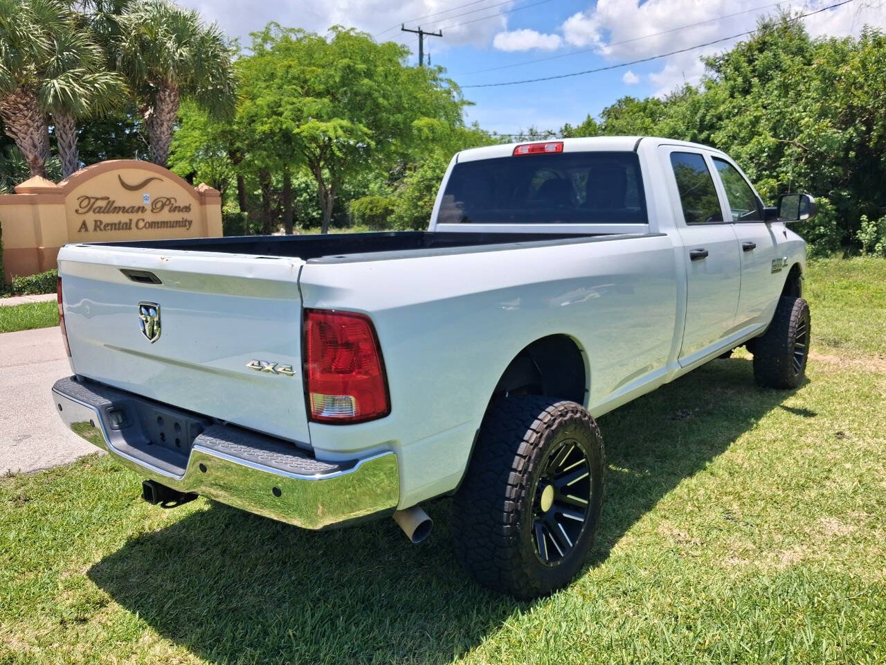 Used 2017 RAM 2500 Tradesman w/ Chrome Appearance Group AWD/4WD image 6
