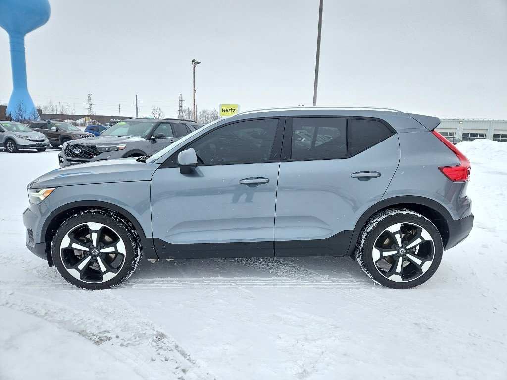 Used 2019 Volvo XC40 T5 Momentum
