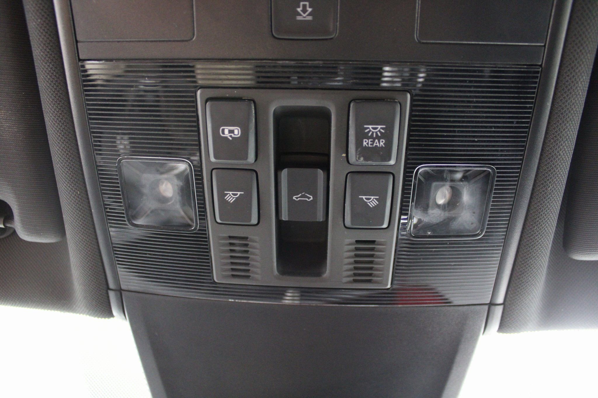 Used 2022 Volkswagen Tiguan SEL R-Line image 49