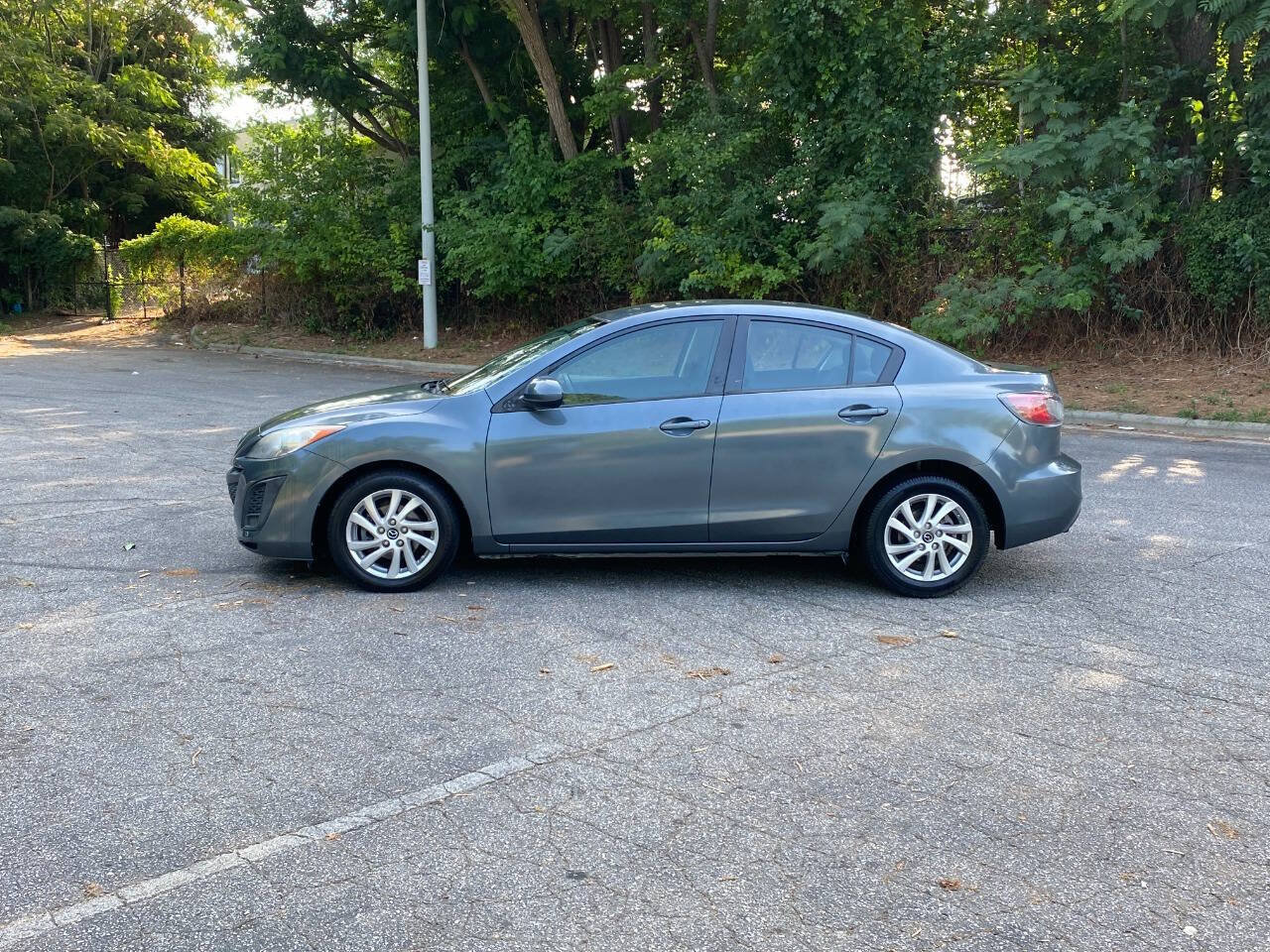 Used 2013 MAZDA MAZDA3 i Touring FWD image 8