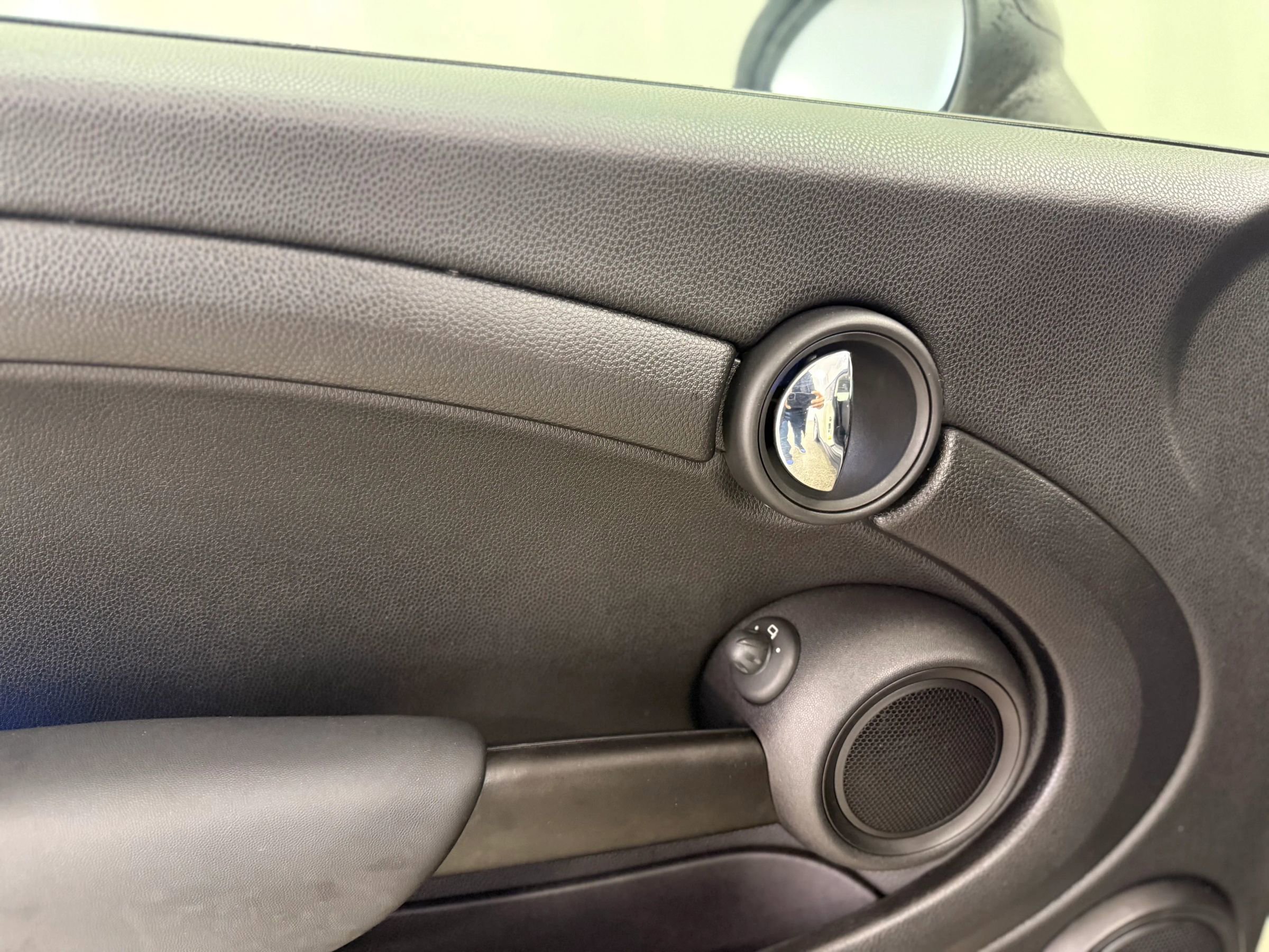 Used 2013 MINI Cooper Hardtop image 12