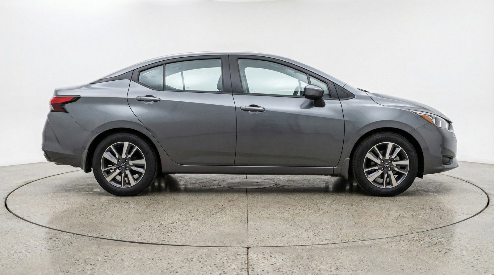 Used 2025 Nissan Versa SV w/ Trunk Package FWD image 9