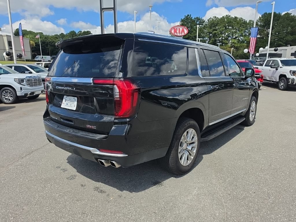 Used 2025 GMC Yukon XL Denali AWD/4WD image 7