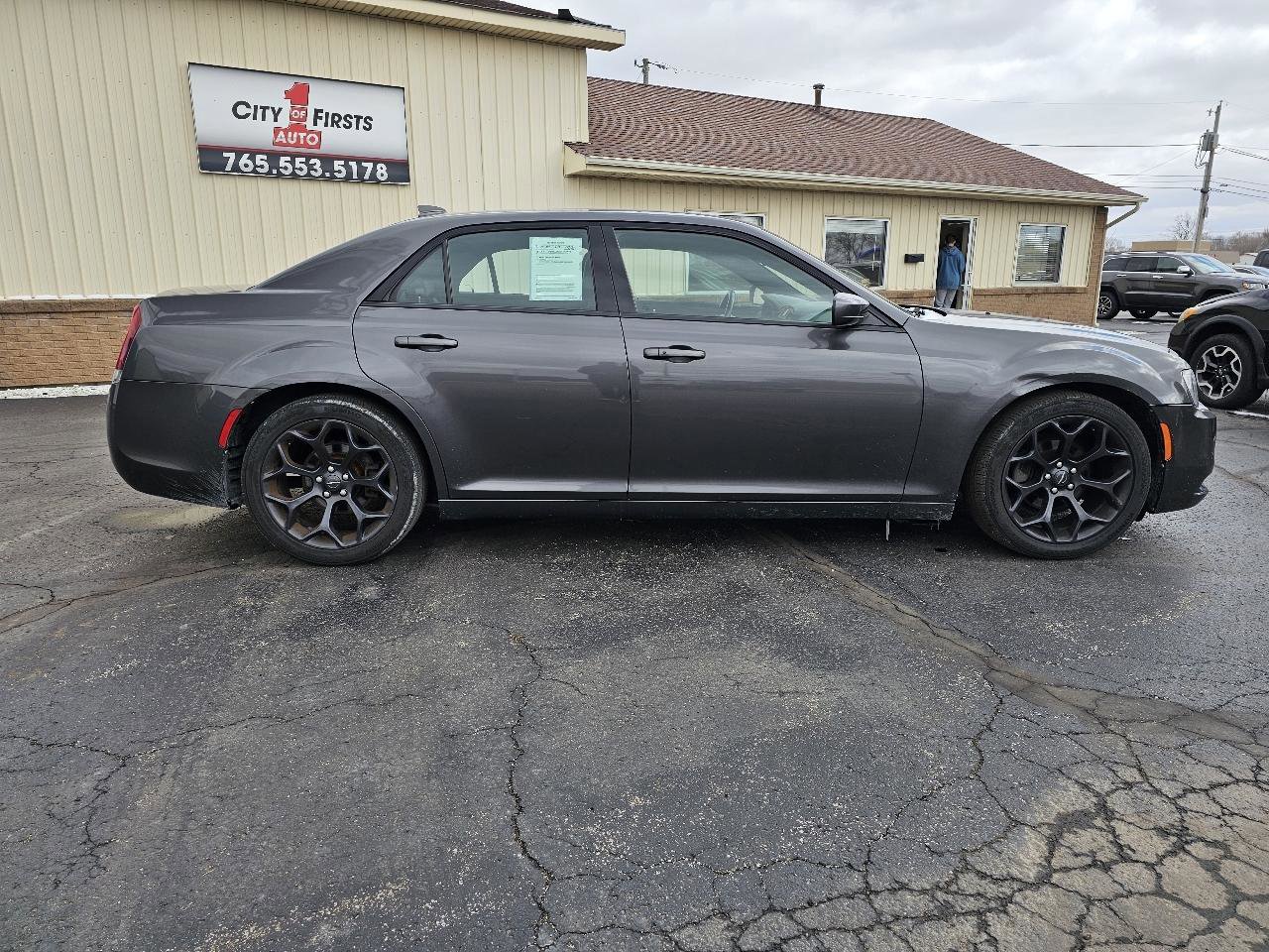 Used 2019 Chrysler 300 S image 26