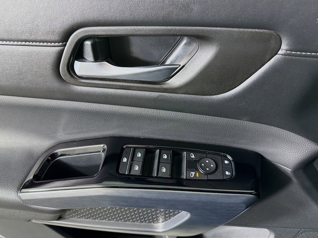 Certified 2024 Nissan Pathfinder SL w/ SL Premium Package image 22