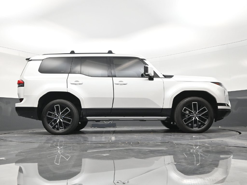 Used 2024 Lexus GX 550 w/ Cold Area Package AWD/4WD image 25