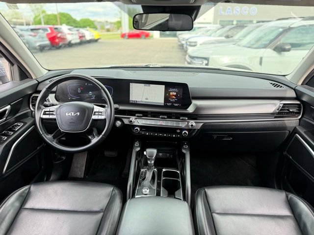 Used 2025 Kia Telluride S FWD image 2