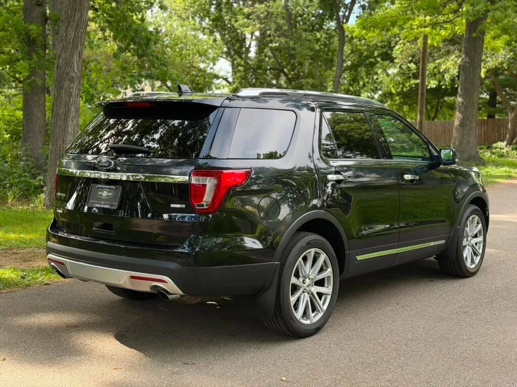 Used 2017 Ford Explorer Limited w/ Equipment Group 301A AWD/4WD image 6