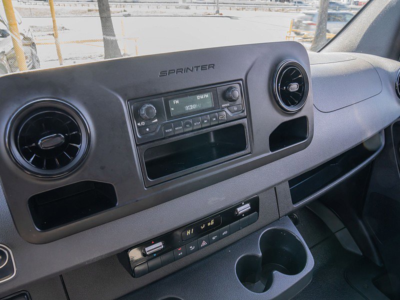 Used 2021 Mercedes-Benz Sprinter 1500 image 27