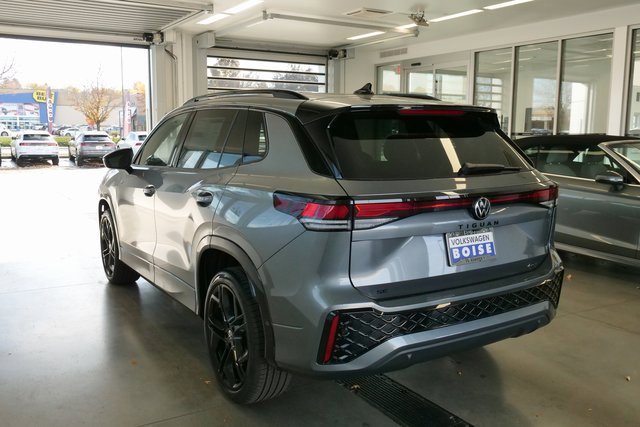New 2026 Volkswagen Tiguan SE R-Line image 4