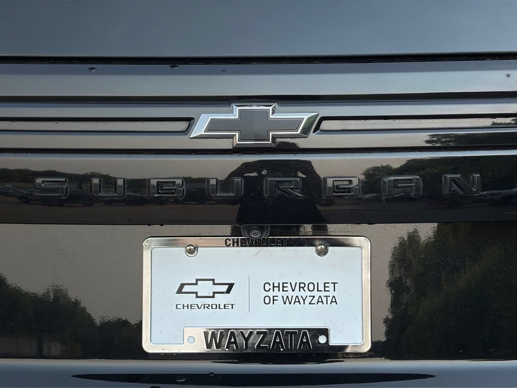 Used 2024 Chevrolet Suburban Z71 AWD/4WD image 10
