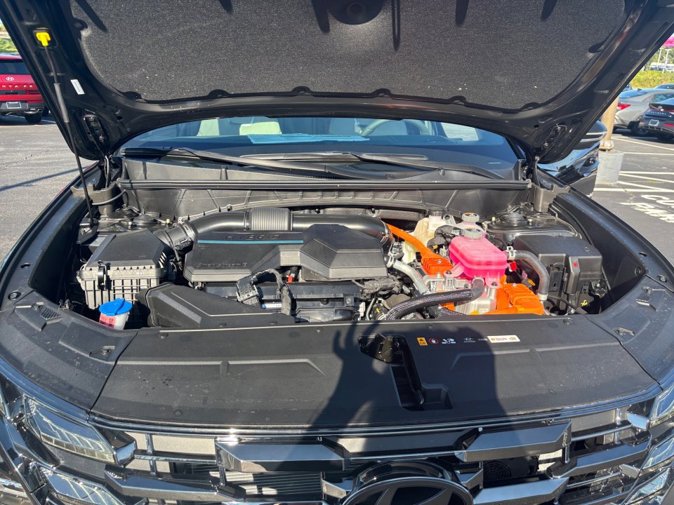 New 2025 Hyundai Tucson Limited image 16