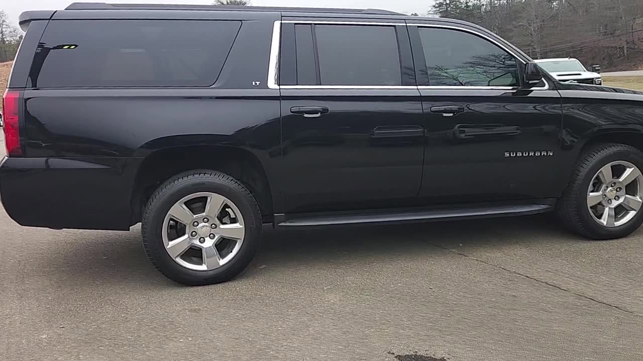 Used 2018 Chevrolet Suburban LT image 9